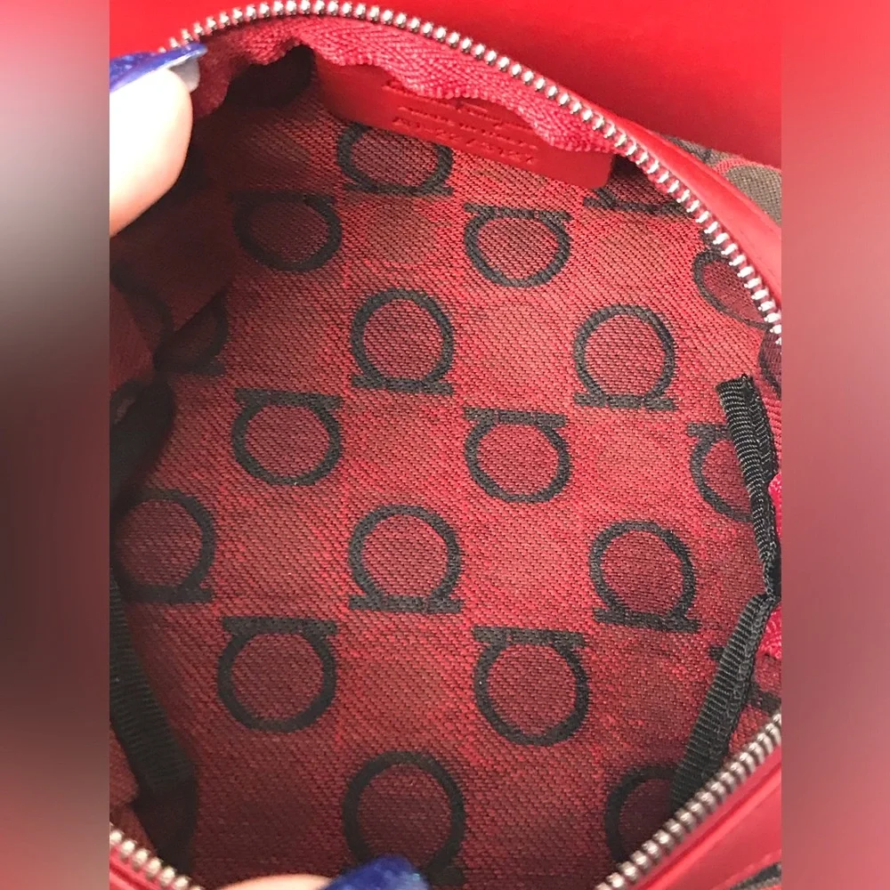 Salvatore Ferragamo Gancini Pouch Bag🔥😍